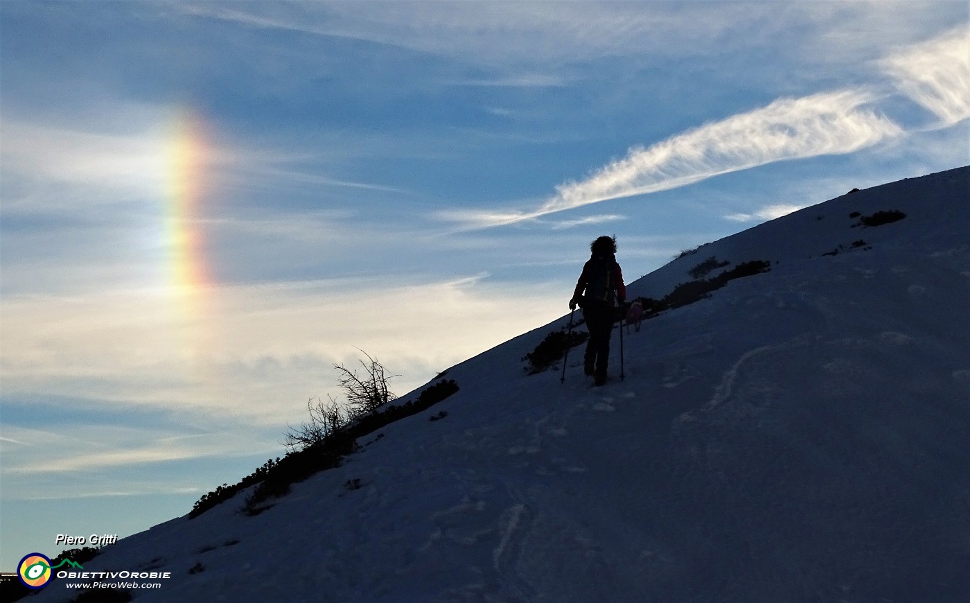 84 Spettacolo in controluce del 'Parelio' o 'Cani solari'.JPG